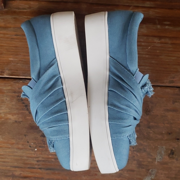 Blue women shoes, sneakers size 7 - Picture 3 of 7